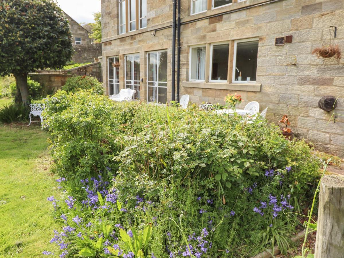 The Garden Apartment Whitby Extérieur photo