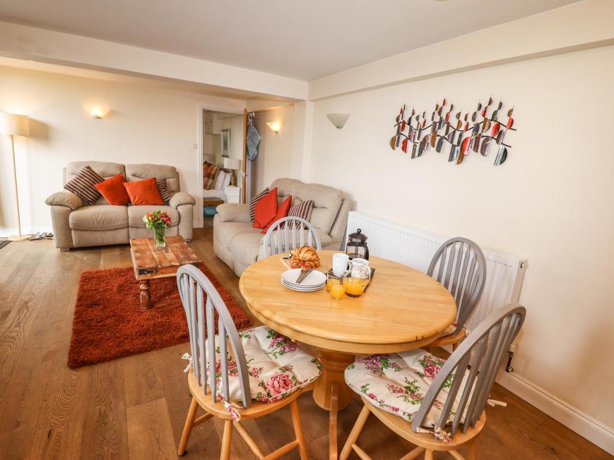 The Garden Apartment Whitby Extérieur photo
