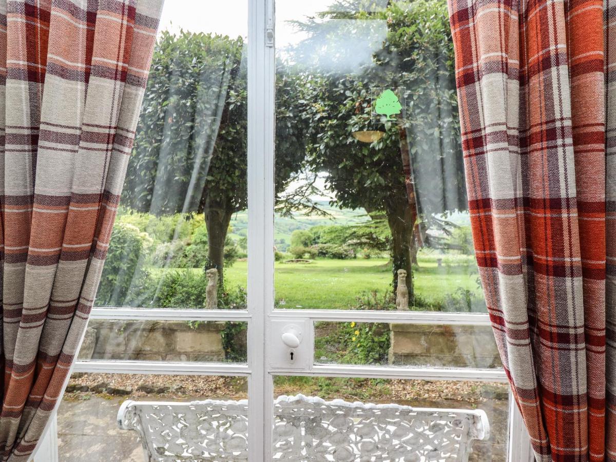The Garden Apartment Whitby Extérieur photo